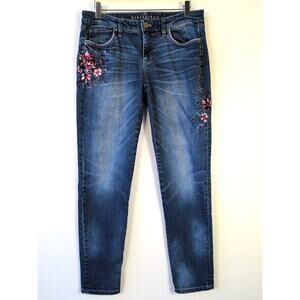 White House Black Market Girlfriend Jeans Women’s 4 (M 31x29) Embroidered Floral